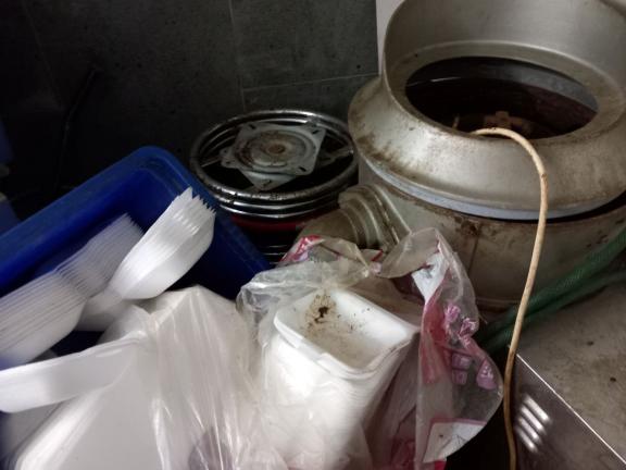 Unhygienic food storage