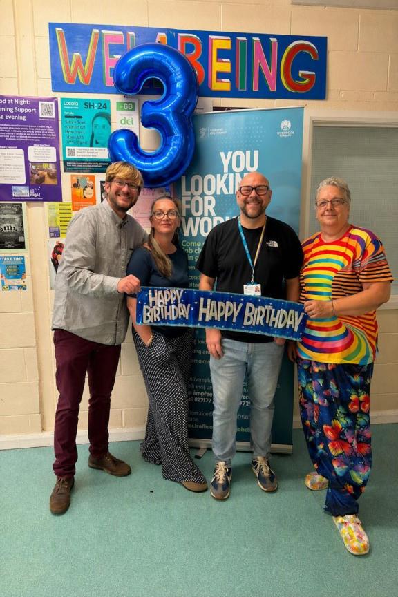 Jib Club pic with balloon
